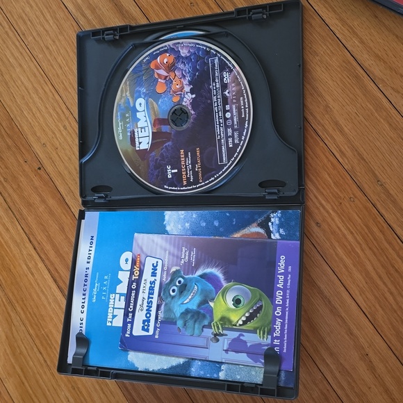 Disney collectors edition Finding Nemo and The Incredible - Picture 6 of 9
